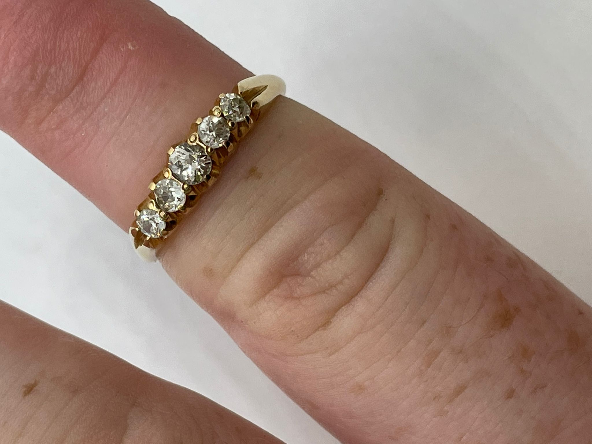 18ct gold diamond ring - Image 2 of 3