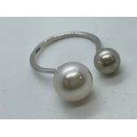 14ct white gold pearl ring