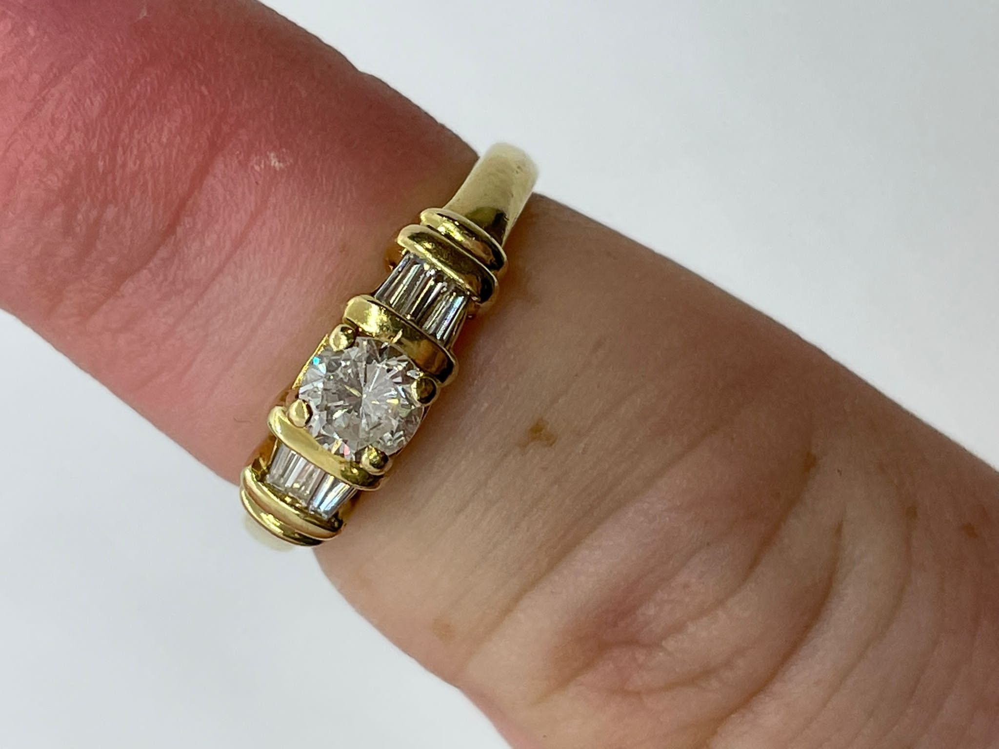 18ct gold diamond ring - Image 3 of 4