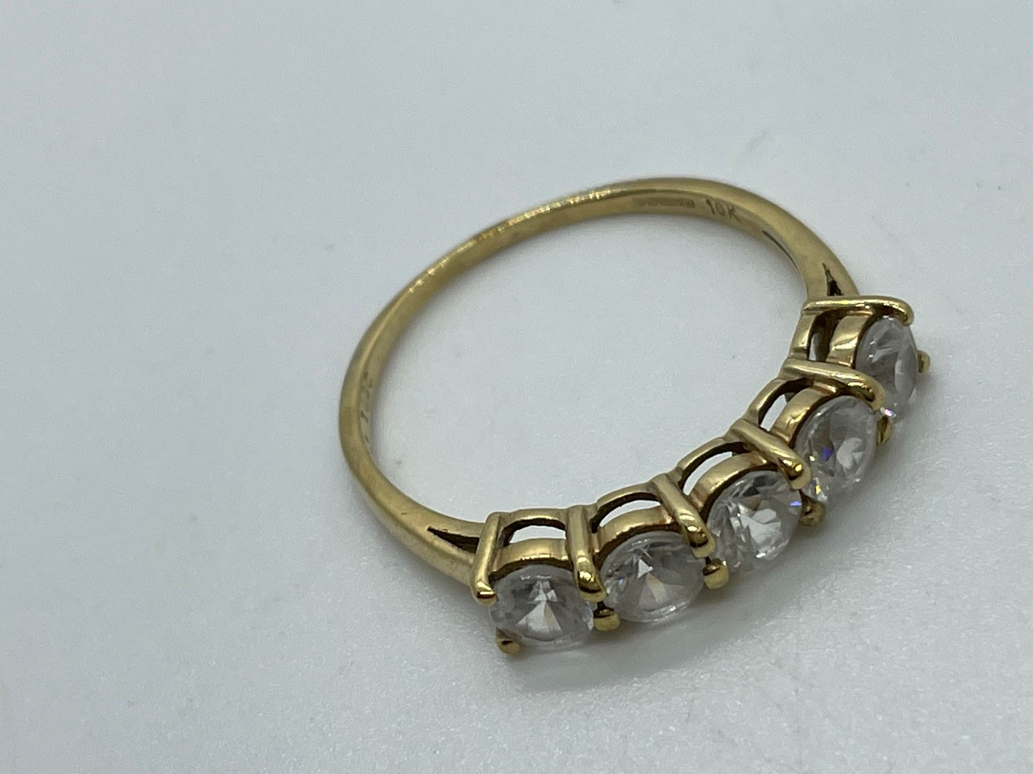 9ct gold CZ ring - Image 2 of 3