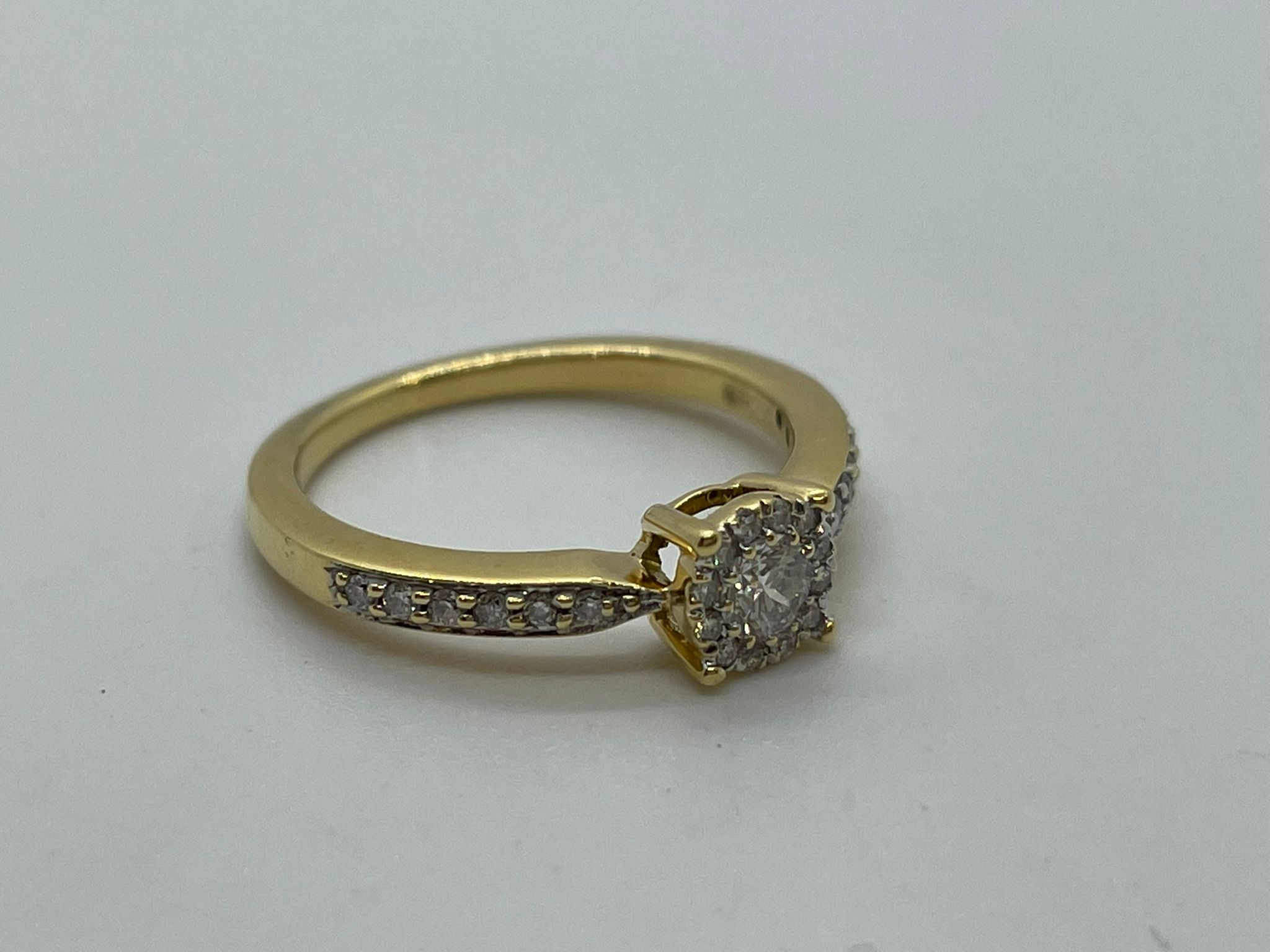 18ct gold diamond ring