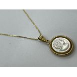 9ct gold pendant and chain