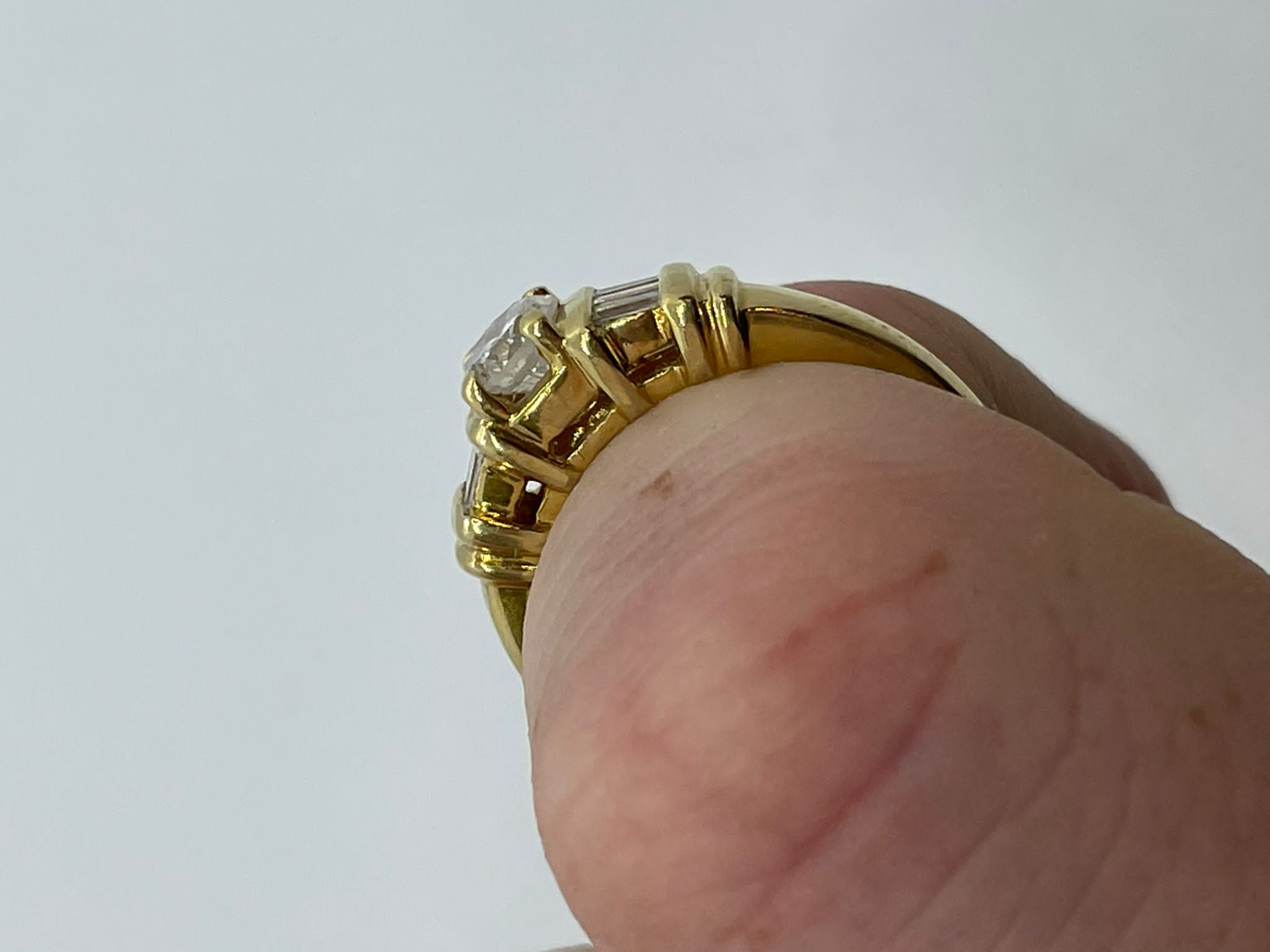 18ct gold diamond ring - Image 4 of 4