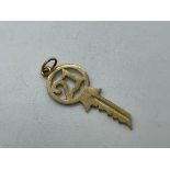 9ct gold 21 key pendant