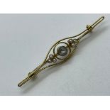 18ct gold brooch