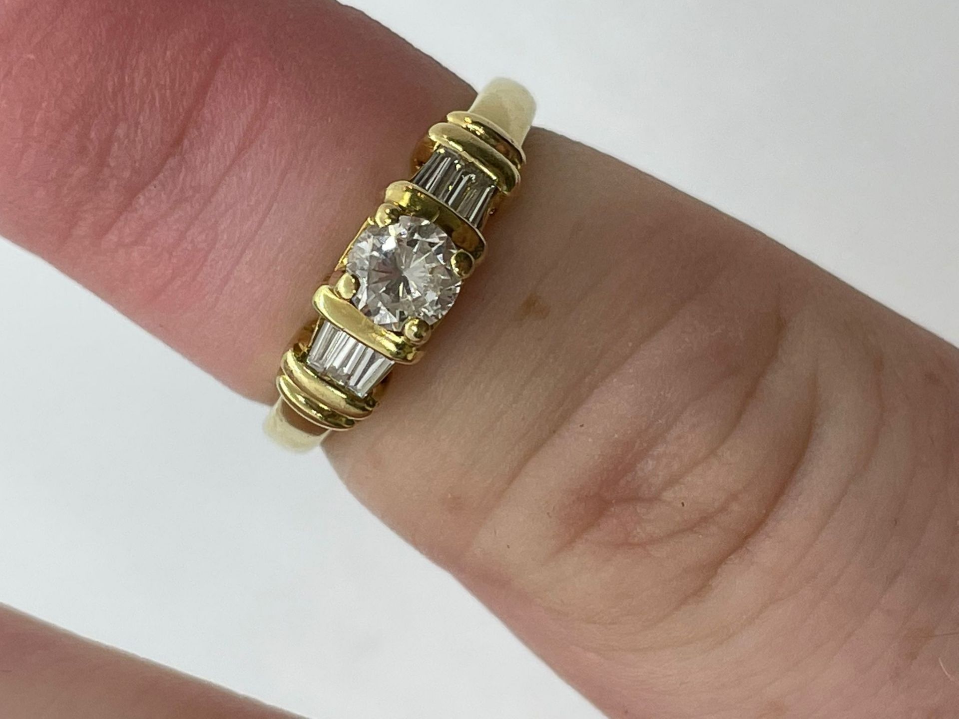 18ct gold diamond ring - Image 4 of 4
