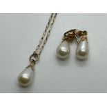 9ct gold pearl necklace and earring set