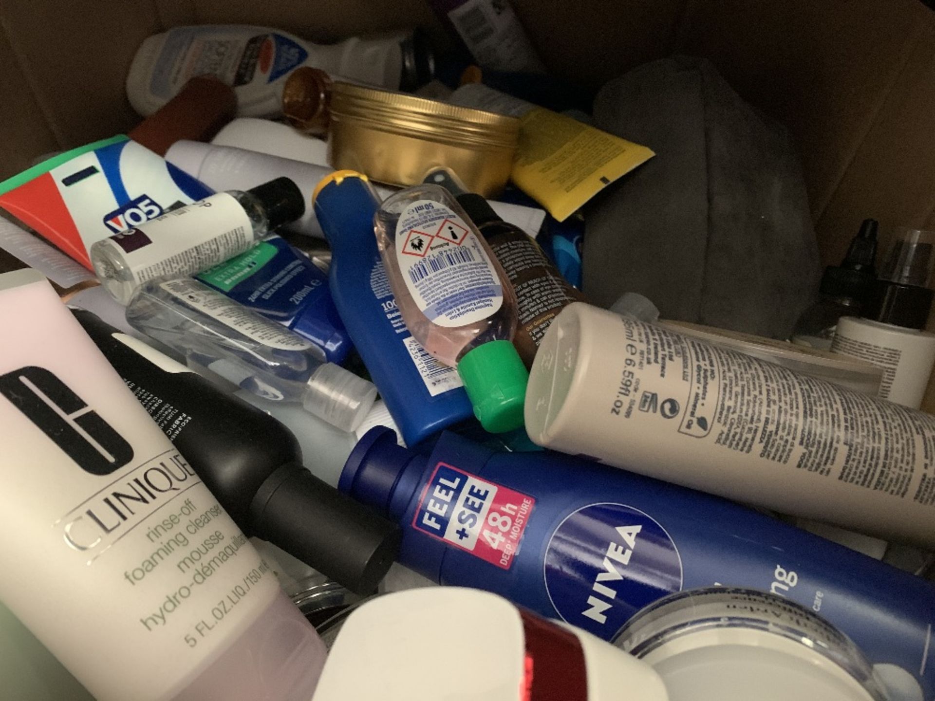 Toiletries, cosmetics and beauty products part used two boxes. - Image 2 of 3