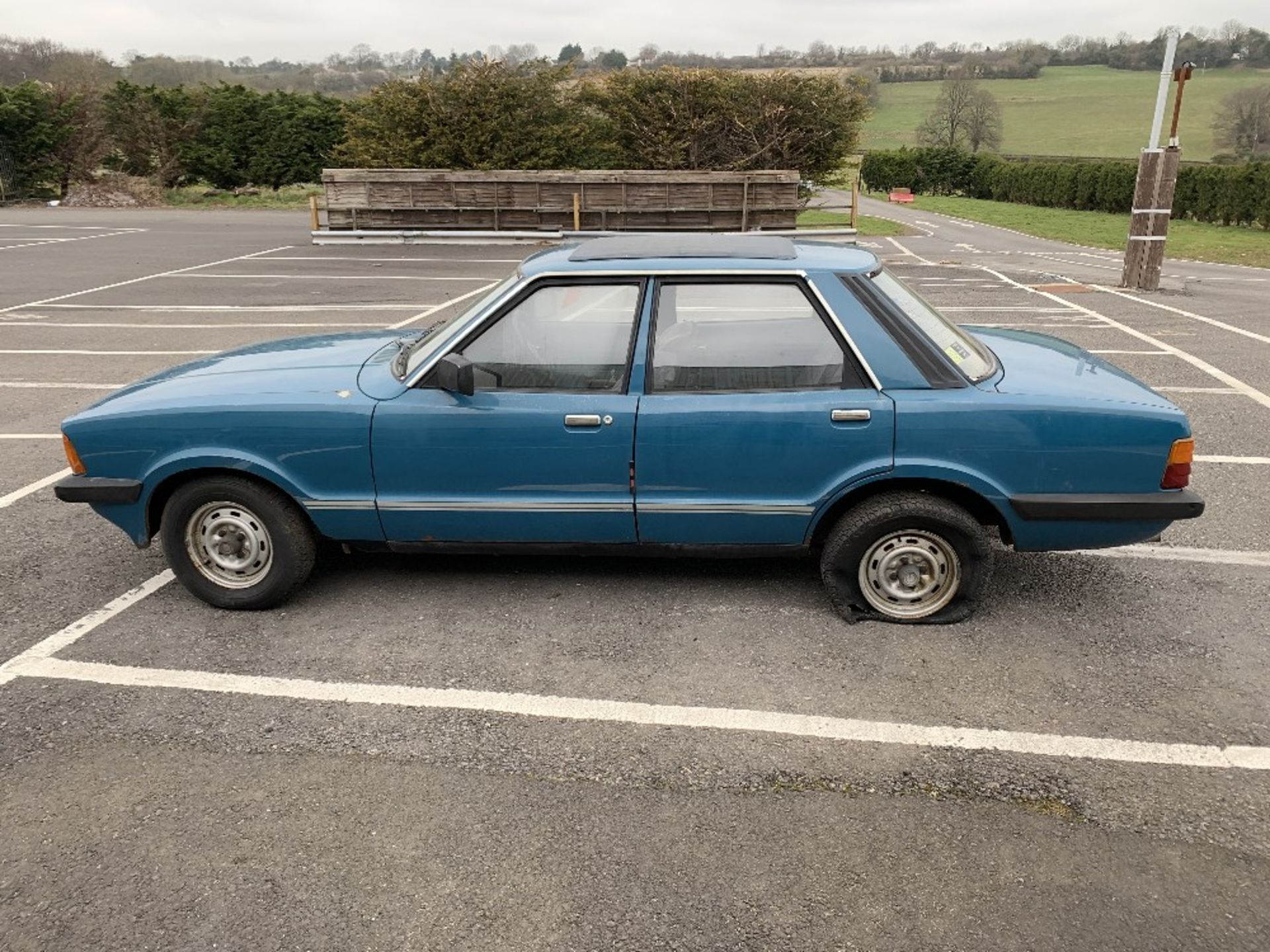 1980 Ford Cortina L, 1593cc petrol manual, four door saloon, registration: JPF420. No V5, MOT - Image 7 of 31