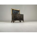 A French bronze and gilt trinket box by A.B Paris H:9cm