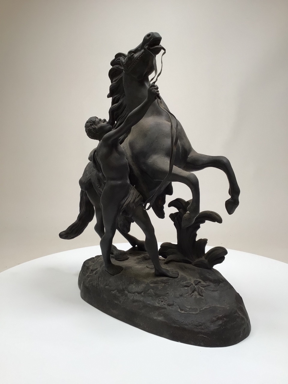 After Guillaume Costeau - Pair of bronze Marley horses with horsemen, each in rearing pose on oval - Image 12 of 16