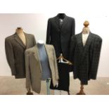 Three vintage gentleman's jackets together with a vintage two piece gents suit. 42-44 L