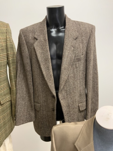 A collection of gents jackets to include Harris tweed. Sizes 42-44L (4) - Image 3 of 3