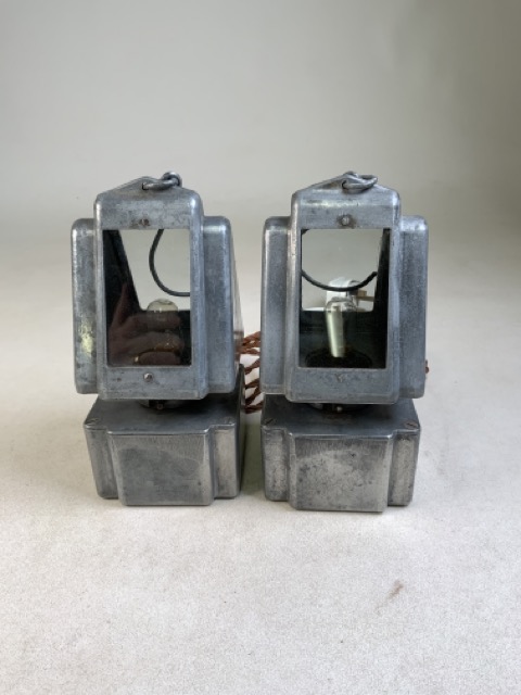 Two painted oil lamps Gremlin and Chalwyn also with two electric lanterns. - Bild 6 aus 7