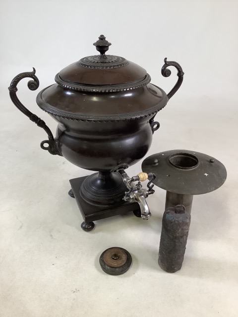 A Regency style Russian bronze Samovar. Silver plated and bone tap to square base raised on squashed - Bild 3 aus 5