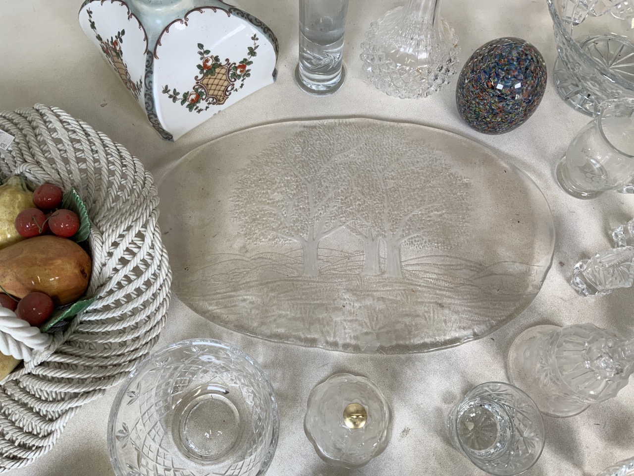 A collection of glassware to include fruit basket, dishes, decanters, Victorian lamp shade and other - Image 4 of 4