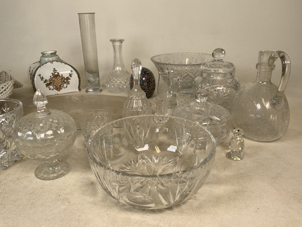 A collection of glassware to include fruit basket, dishes, decanters, Victorian lamp shade and other - Image 3 of 4