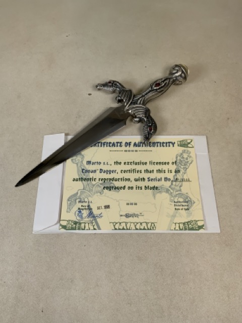 A replica Conan the Barbarian dagger with certificate of authenticity. Engraved serial no. A-1346. - Bild 5 aus 6