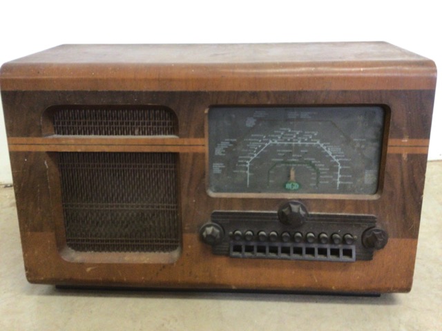 A vintage RGD radio model 166