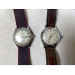 Two Gentlemans vintage automatic wrist watches. Oriosa and Smiths de Luxe. In stainless steel cases.