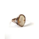A 9ct gold cameo ring. 1.7g. size J