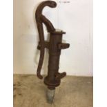 A vintage water pump made in England. H:65cm