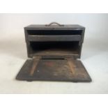 A late to early 20th century tool box. W:54cm x D:31cm x H:33cm