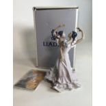 Lladro, Ole 05601 retired boxed mint condition. With box and leaflet. H:27cm
