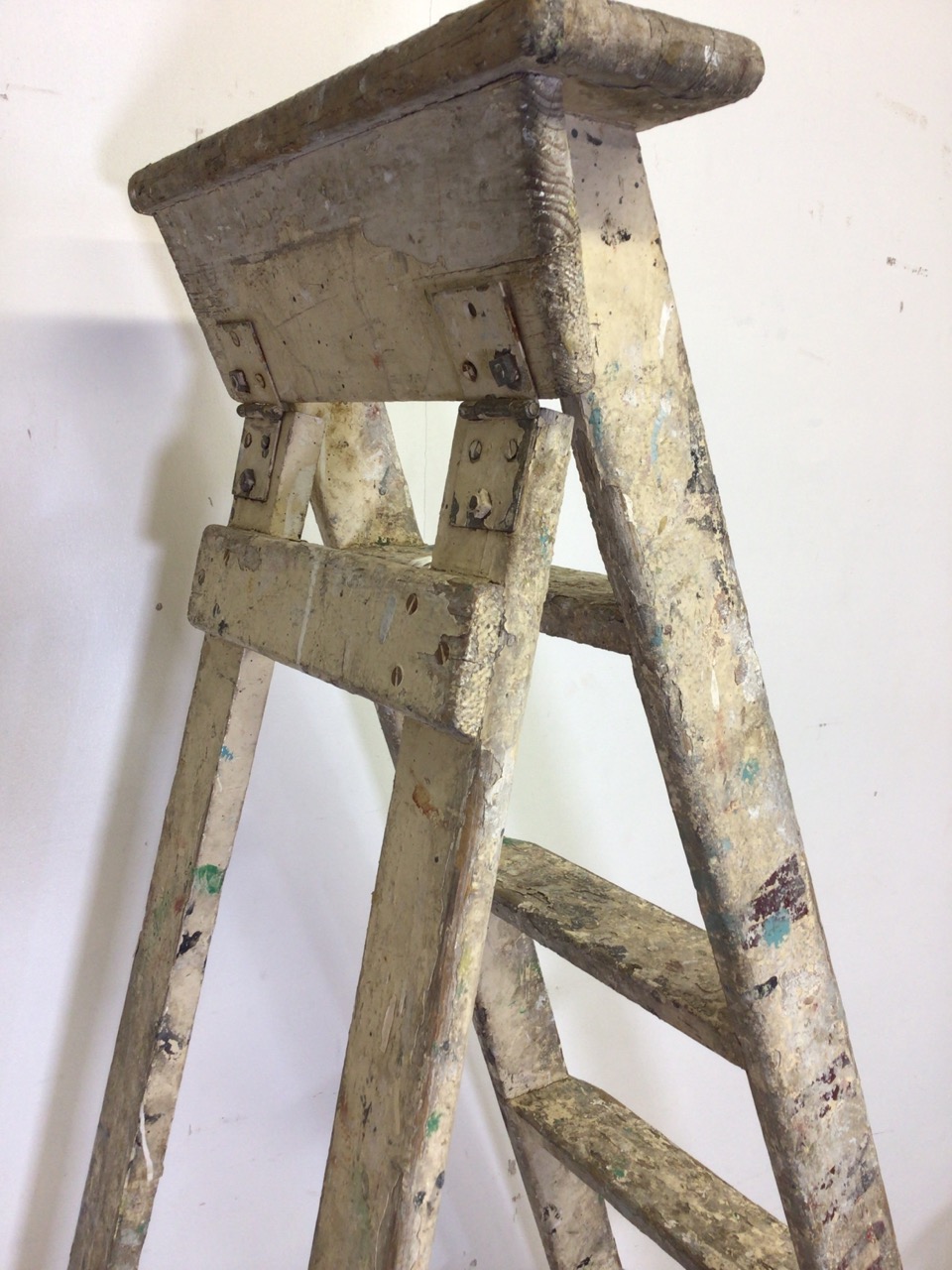 Two sets of vintage step ladders with original paintwork. H:205cm and H:183cm - Image 5 of 6