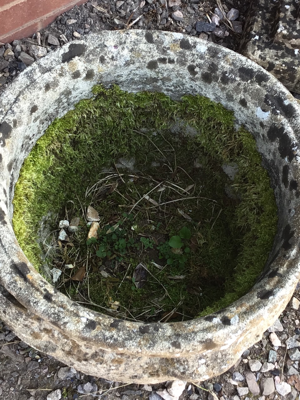 A large circular reconstituted stone planter. W:48cm x D:48cm x H:43cm - Image 3 of 3