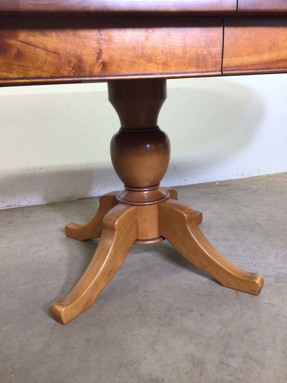 A French cherry wood dining table on large single pedestal W:196cm x D:115cm x H:75cm - Image 6 of 6