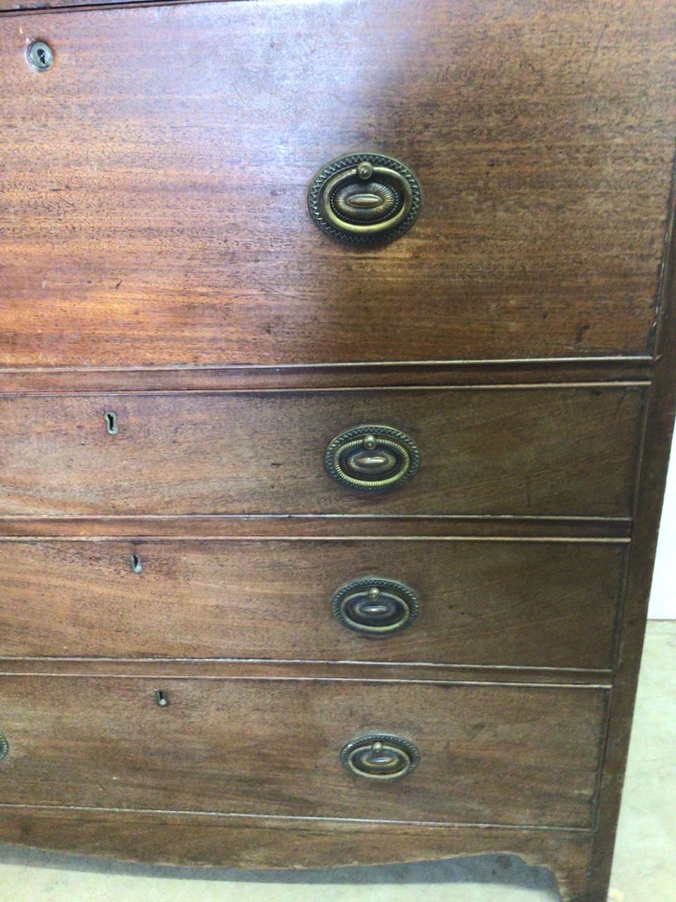 A Victorian mahogany secretaire chest with brass handles. With drop down drawer to interior inlaid - Image 8 of 9