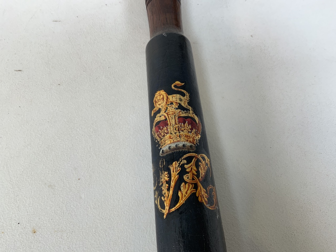 A decorated mahogany Victorian policemans truncheon. 46cm Length - Image 3 of 4