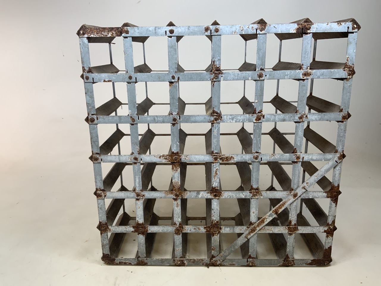A vintage Farrow & Jackson vintage wine rack for thirty six bottles. Manufacturers label to front - Image 3 of 4