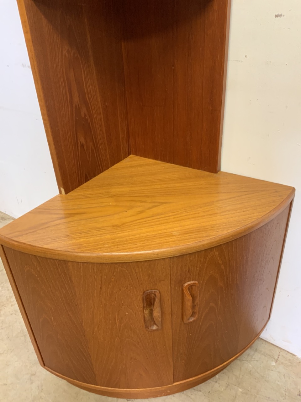 A pair of teak mid century G Plan two piece corner shelves with cupboards below. W:46cm x D:46cm x - Image 5 of 5