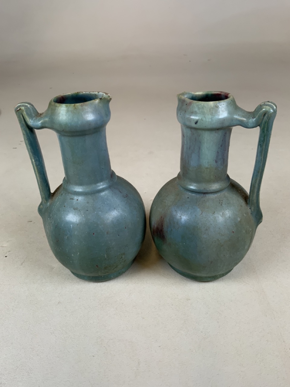 A pair of Ruskin style pottery vases. H:15cm - Image 4 of 5
