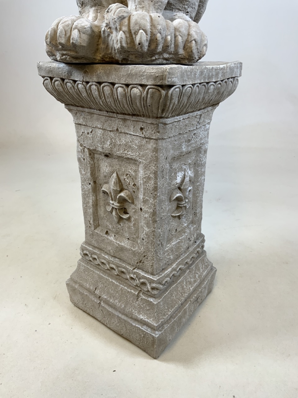 A reconstituted stone lion on square plinth. W:23cm x D:23cm x H:102cm - Image 7 of 7