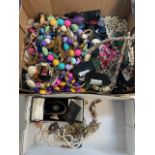 A quantity of costume jewellery.