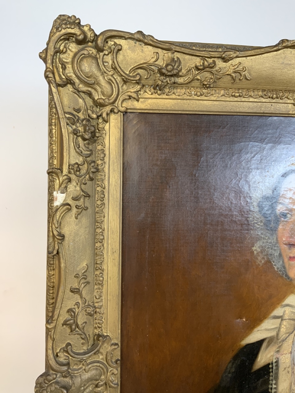 A large oil on canvas portrait in ornate gilt frame. W:63cm x H:77cm - Image 2 of 6