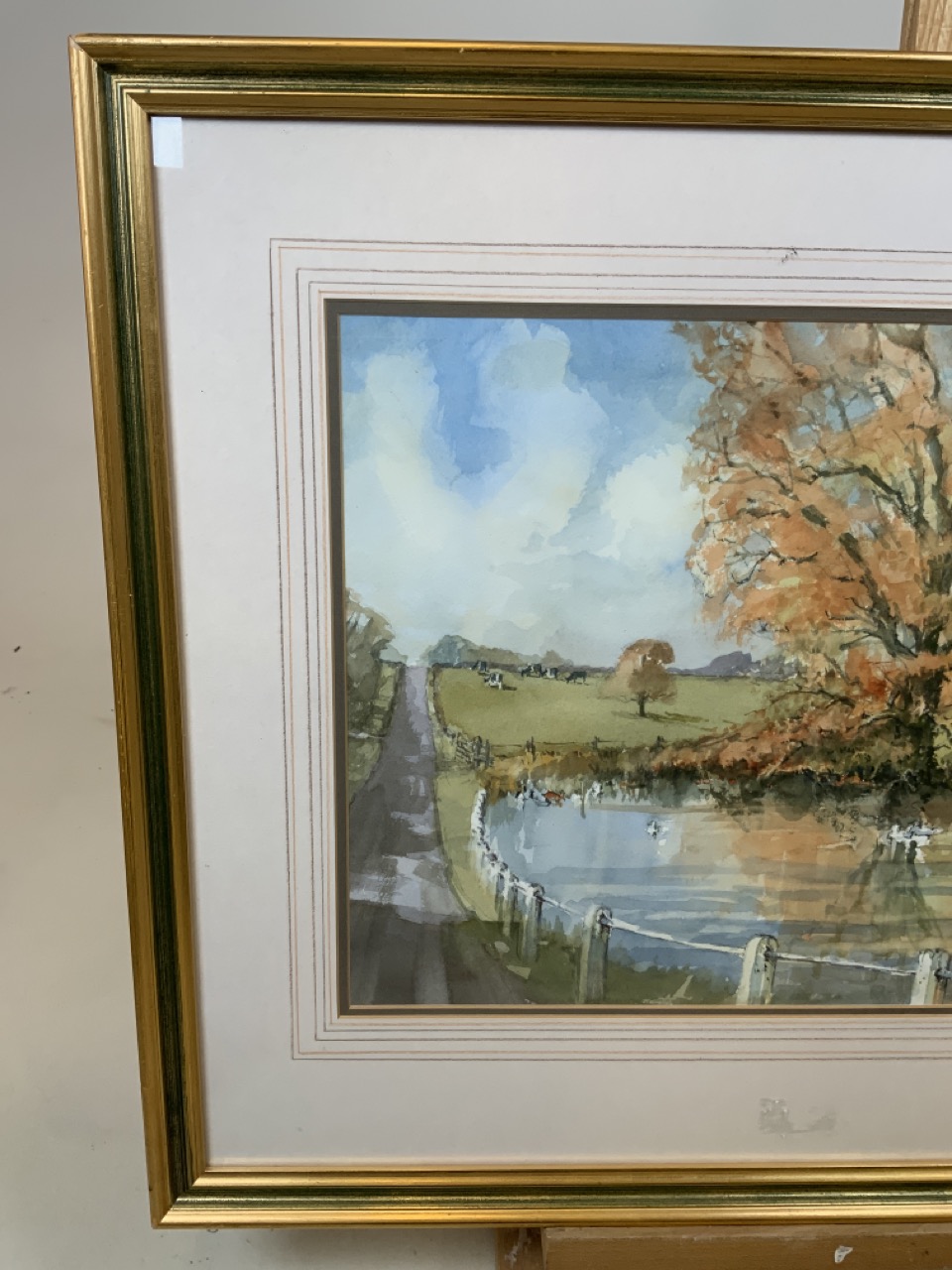 Andy le Poidevin (British 20th century) watercolour on paper of a lake scene. In gilt frame. - Image 4 of 5