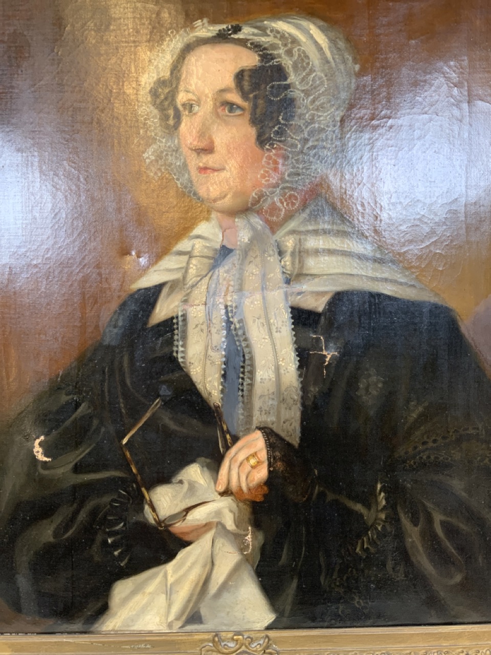 A large oil on canvas portrait in ornate gilt frame. W:63cm x H:77cm - Image 5 of 6