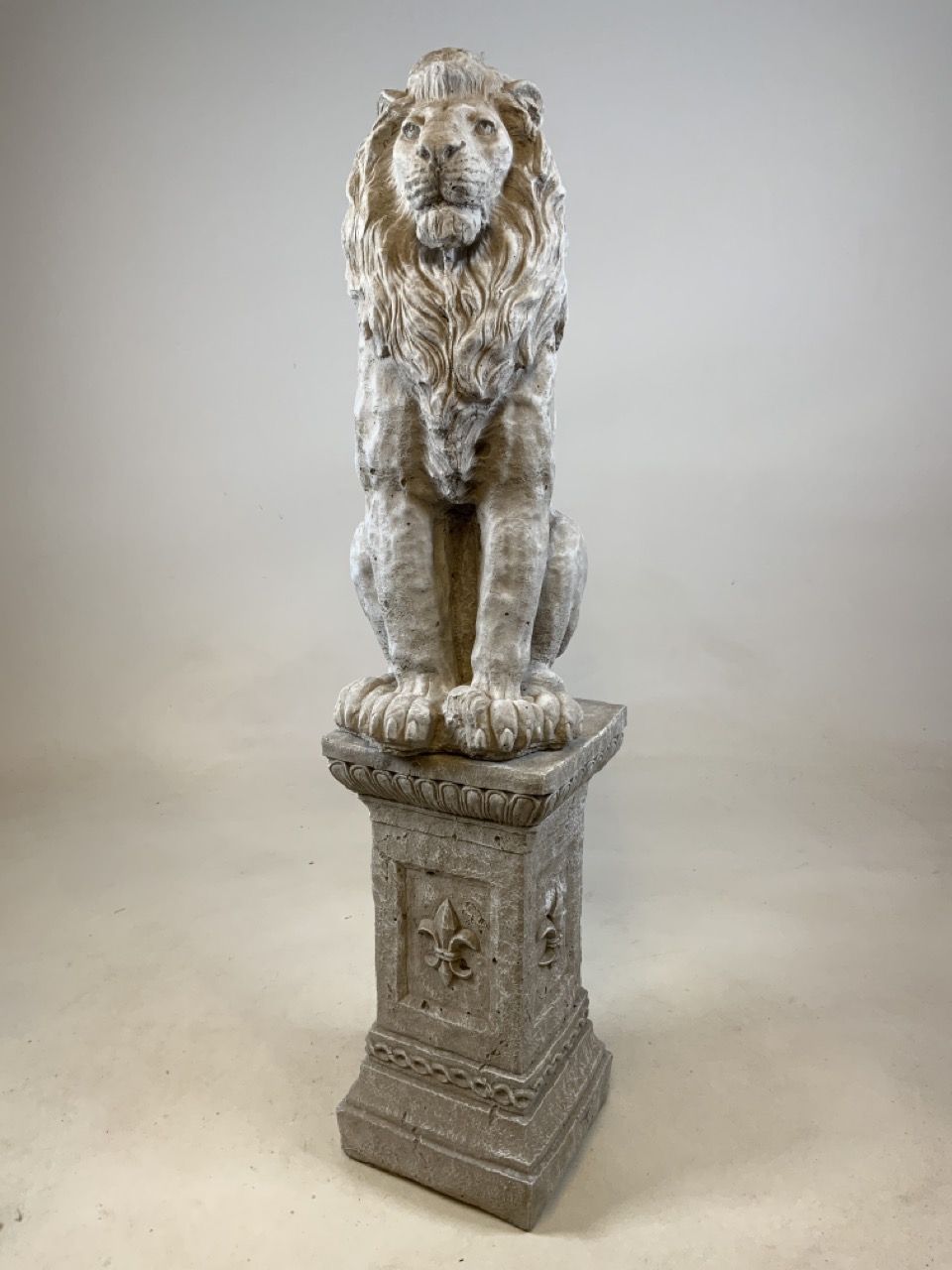 A reconstituted stone lion on square plinth. W:23cm x D:23cm x H:102cm - Image 5 of 7