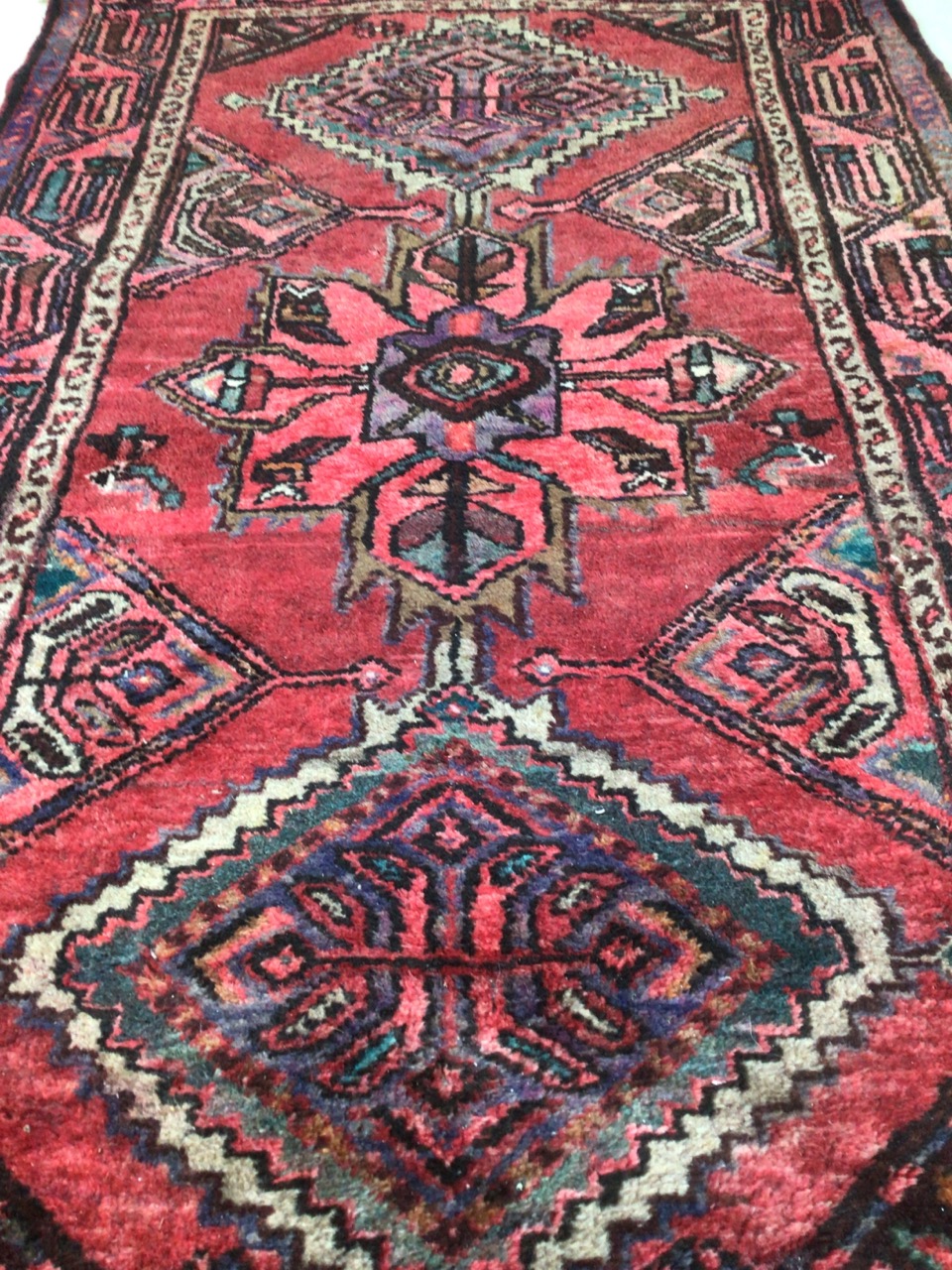 A vintage handmade Iranian rugW:95cm x H:156cm includes fringe - Image 2 of 6