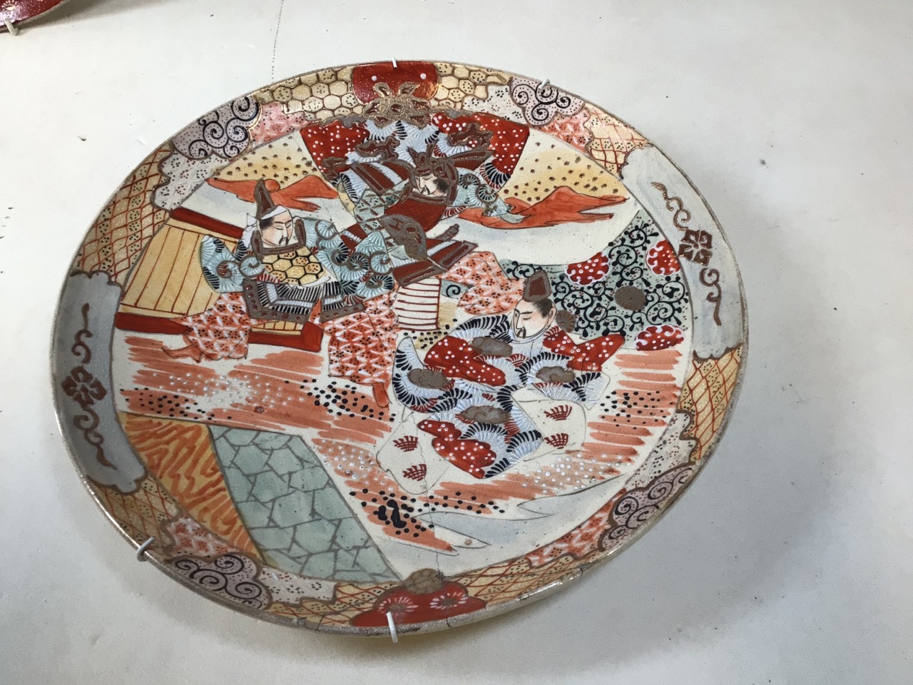 A pair of oriental charger (one repaired) together with three plates - characters to reverse - Image 3 of 7