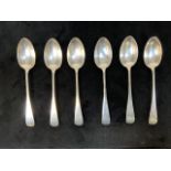 Six large teaspoons, Sheffield 1928. 149 grams.