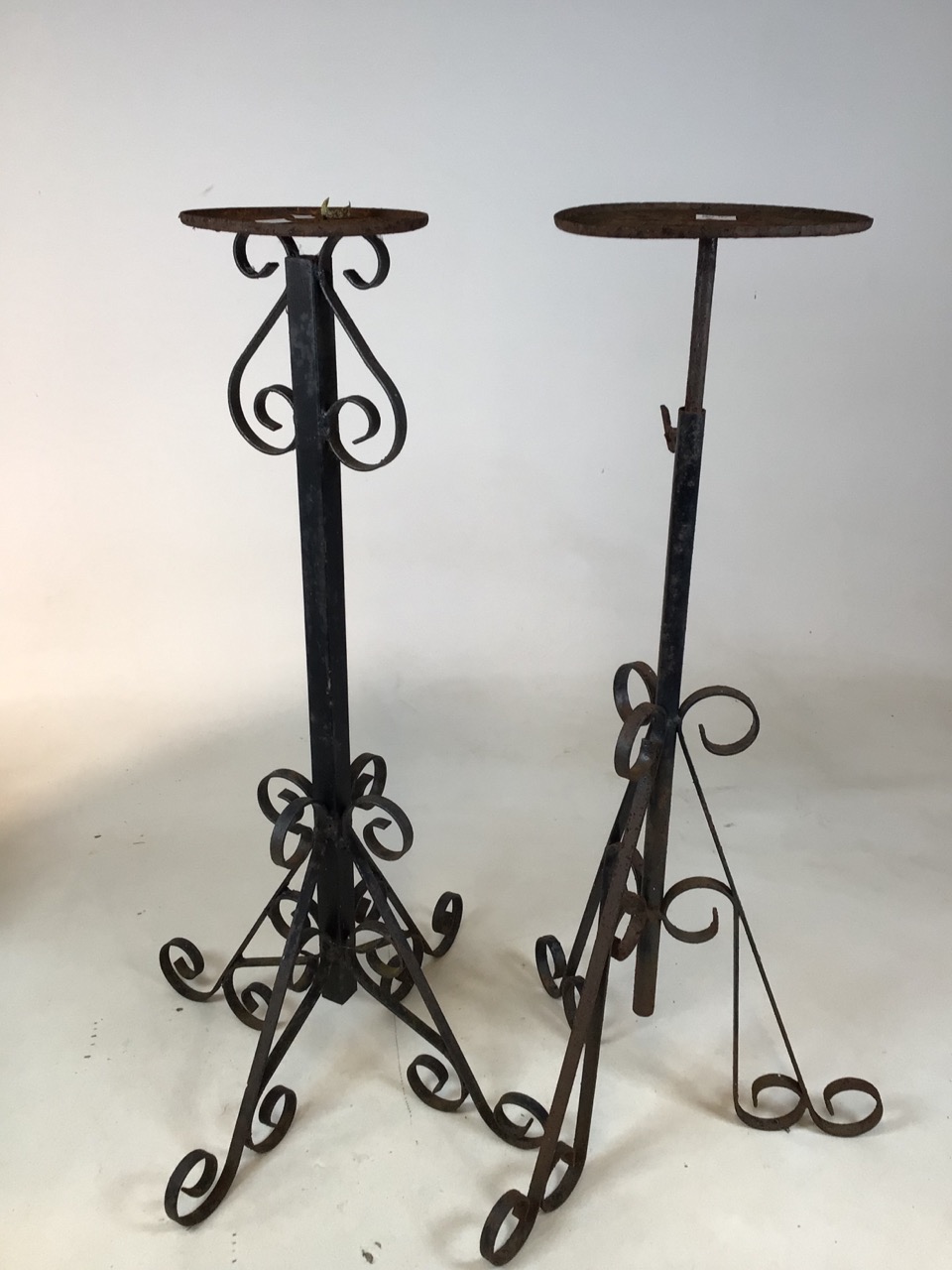 Two metal garden stands - one is adjustable - Image 4 of 7