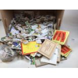 A quantity of mixed cigarette and tea cards