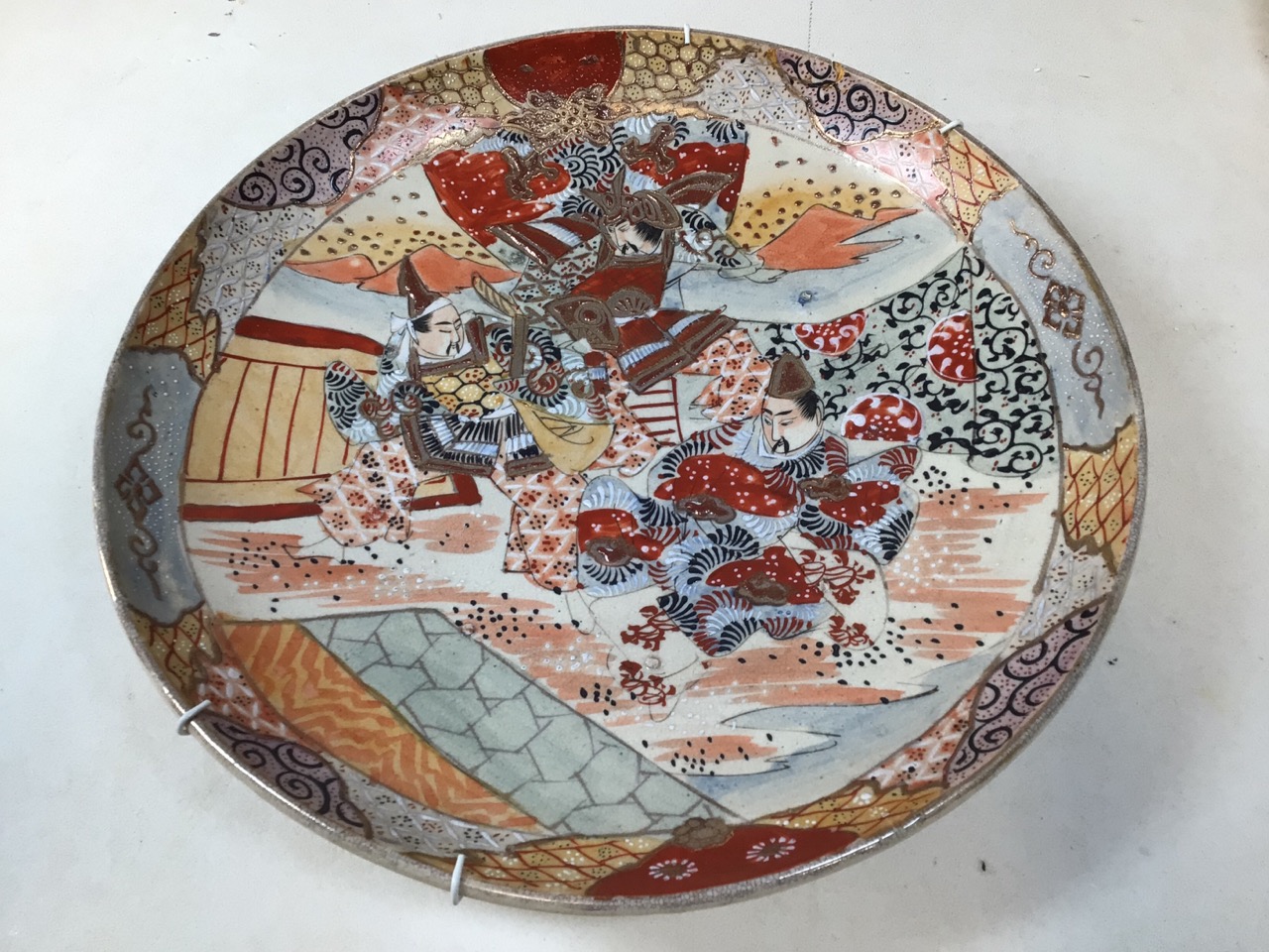 A pair of oriental charger (one repaired) together with three plates - characters to reverse - Image 4 of 7