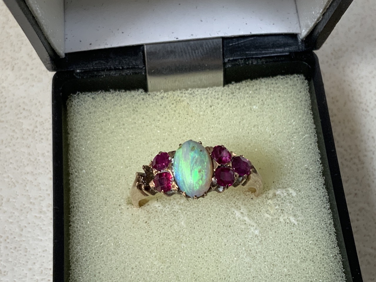 Two opal rings. One in Rose coloured gold - no hall mark. Opal set with three pink coloured stones - Image 3 of 5