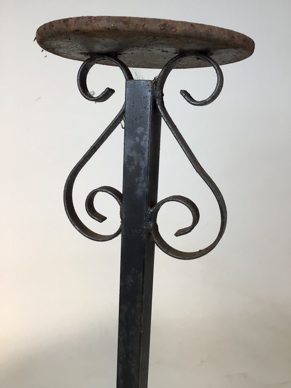 Two metal garden stands - one is adjustable - Image 5 of 7